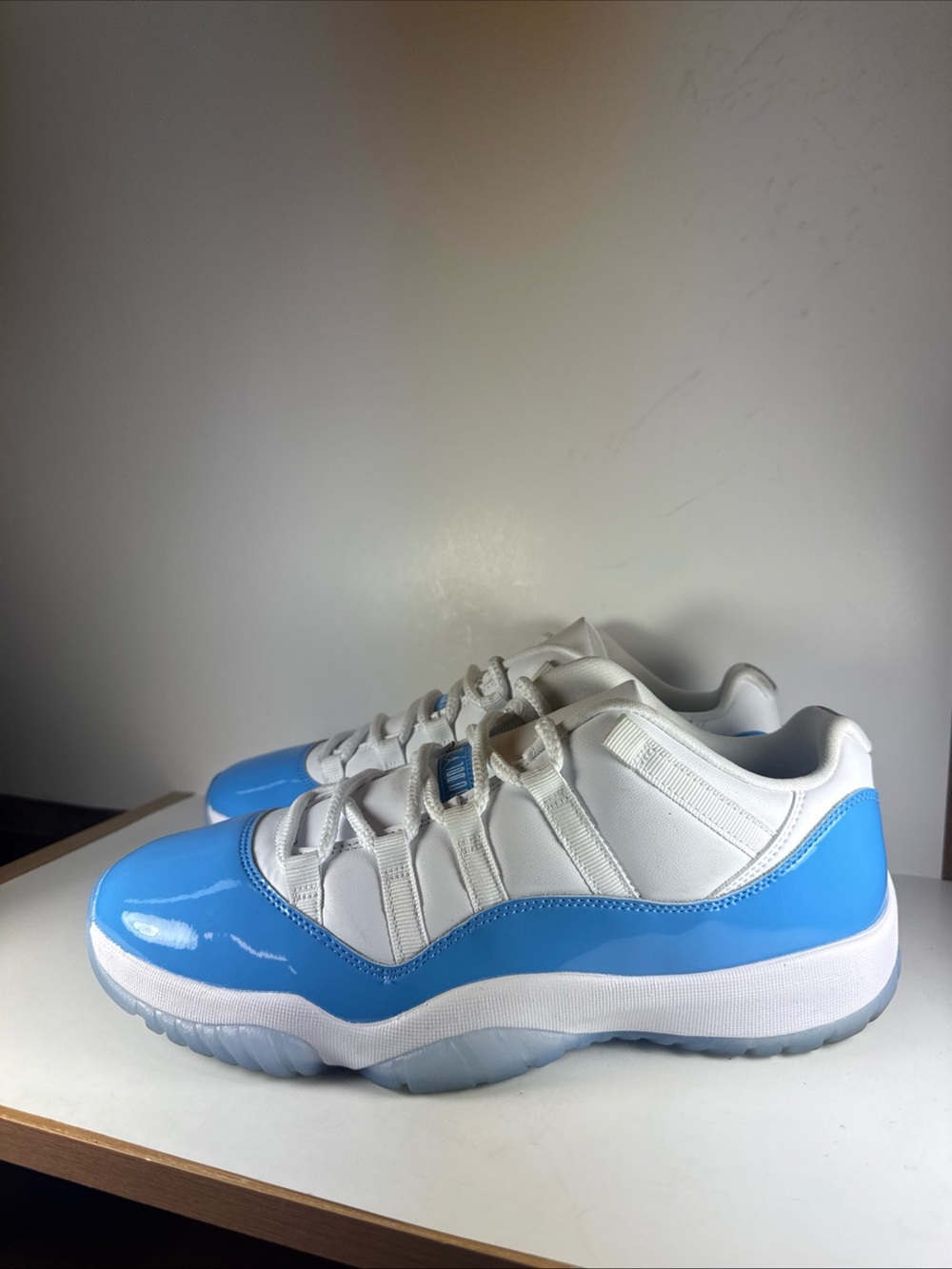 Air Jordan 11 Retro Low University Blue Men’s Size 10 Sneakers